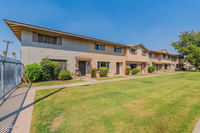 property at 6757 N 44th Ave