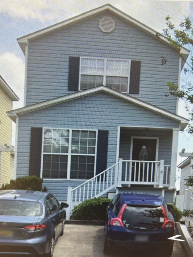 property at 834 Folmar St