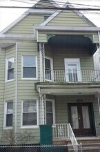 239 Bayview Ave in Jersey City, NJ - Building Photo - Building Photo