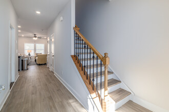 Mintworth Commons Rental Homes in Matthews, NC - Foto de edificio - Interior Photo