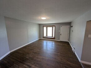 10203 Hobkirk Dr in St. Louis, MO - Building Photo - Building Photo