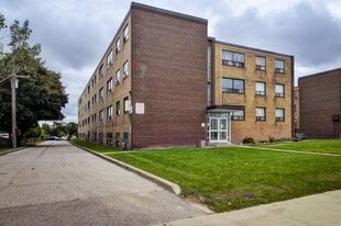 1545 Birchmount Rd in Toronto, ON - Building Photo