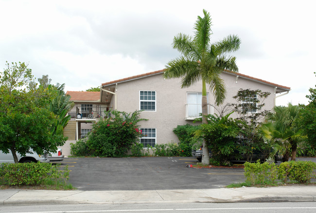 8800 W Sample Rd in Coral Springs, FL - Building Photo - Building Photo