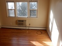 14 Sisson St, Unit D in East Hartford, CT - Building Photo - Building Photo