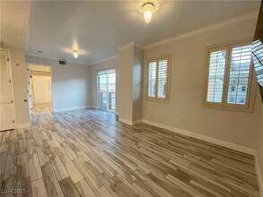 2405 W Serene Ave, Unit 843 in Las Vegas, NV - Building Photo - Building Photo