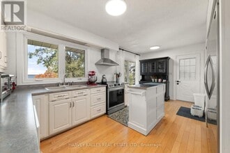 11844 Loyalist Pkwy in Prince Edward, ON - Building Photo - Building Photo