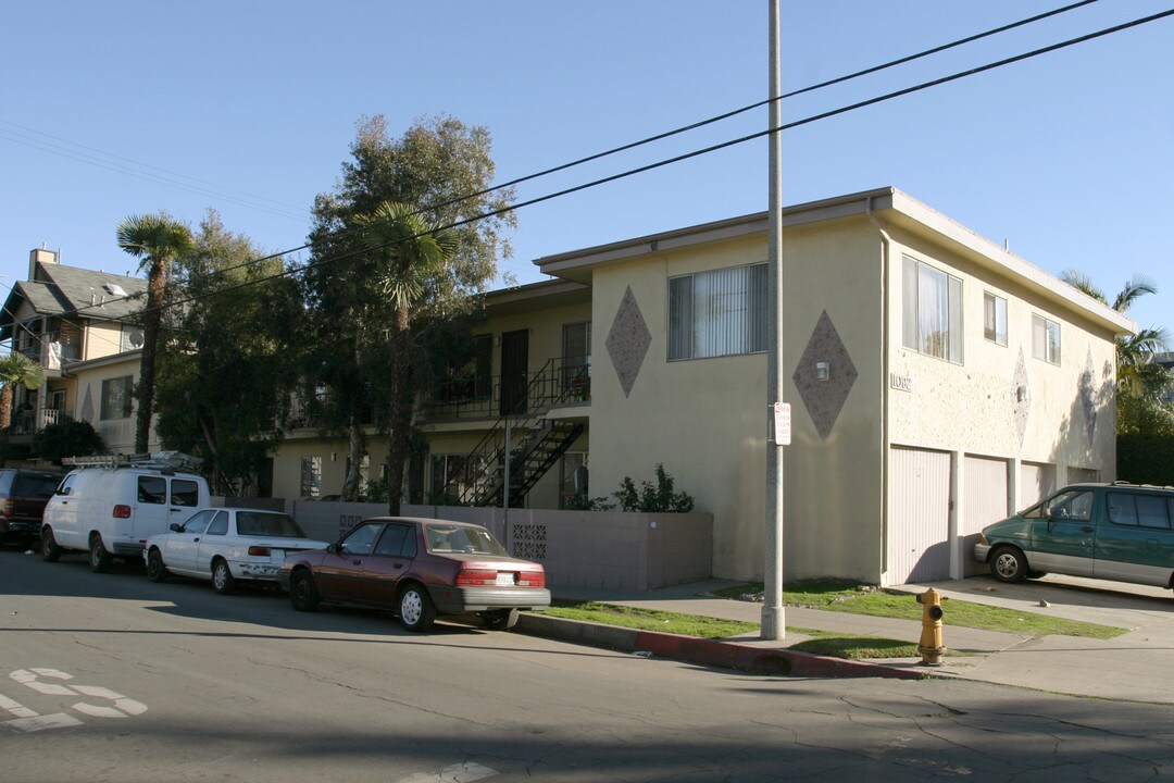 1092 Gladys Ave in Long Beach, CA - Foto de edificio