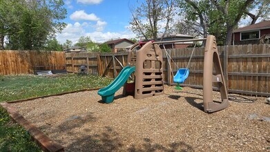 565 W 96th Ave, Unit 2 in Thornton, CO - Building Photo - Building Photo