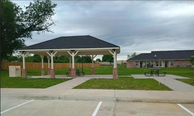 740 US Hwy 84 W in Teague, TX - Building Photo - Building Photo