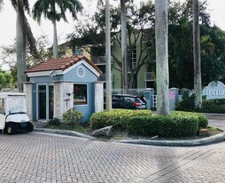 8520 SW 212th St in Cutler Bay, FL - Building Photo