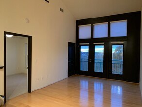 12001 Market St, Unit 449 in Reston, VA - Foto de edificio - Building Photo