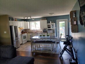 5607-5653 53 Ave in Cold Lake, AB - Building Photo - Building Photo