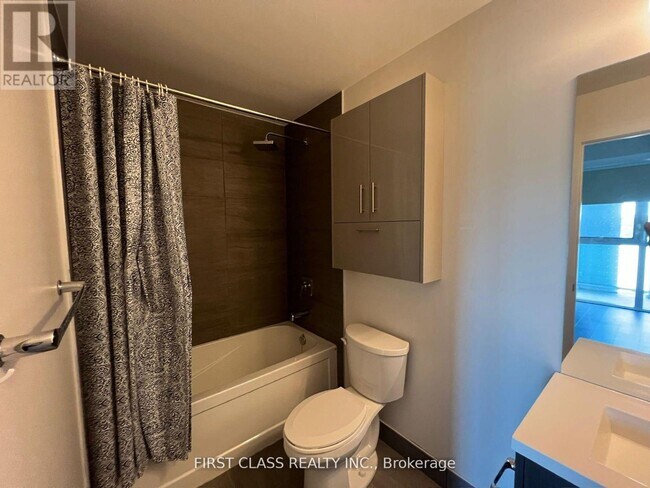 188 Fairview Mall Dr in Toronto, ON - Building Photo - Building Photo