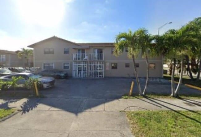 property at 2560 W 60th St