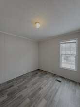 361 Parker Lake Dr in Oxford, MI - Foto de edificio - Building Photo