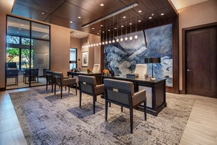 7600 Broadway in San Antonio, TX - Building Photo