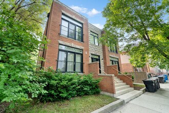 2630 S Throop St in Chicago, IL - Building Photo - Building Photo