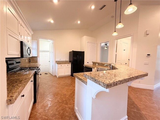 4125 13th Ave SW in Naples, FL - Building Photo - Building Photo