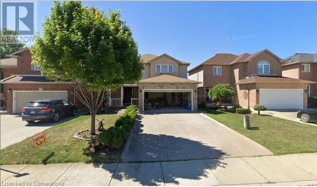 381 Crerar Dr
