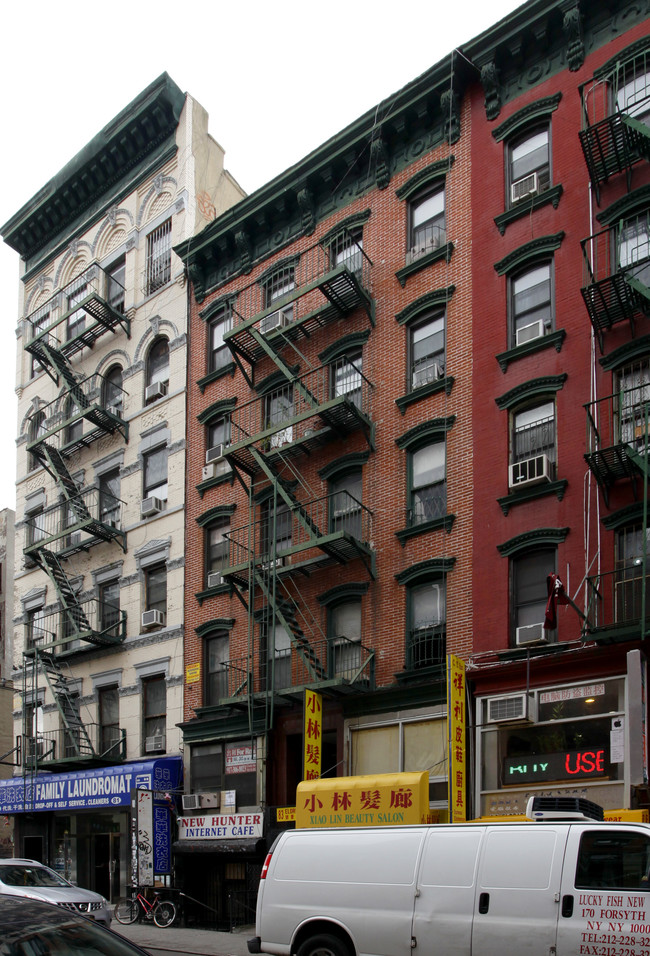 83 Eldridge St in New York, NY - Building Photo - Building Photo