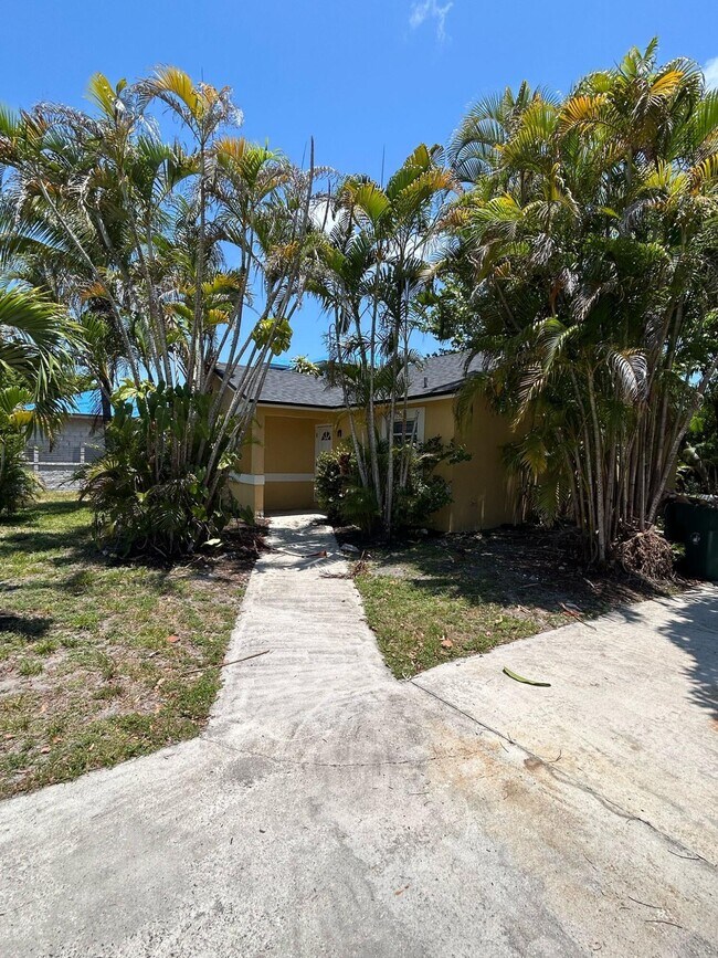 1230 NE 1st Ave. in Fort Lauderdale, FL - Building Photo - Building Photo