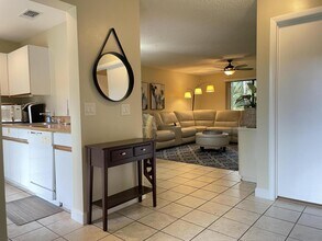 13095 Belhaven Ct-Unit -9 in Wellington, FL - Building Photo - Building Photo