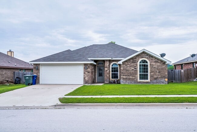 property at 1907 Lindsey Dr