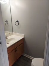 108 Bell St, Unit B in Soddy Daisy, TN - Foto de edificio - Building Photo