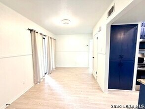 103 Brentwood Dr in New Braunfels, TX - Building Photo - Building Photo