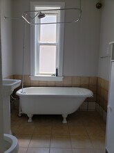 2071 N Leavitt St in Chicago, IL - Building Photo - Building Photo