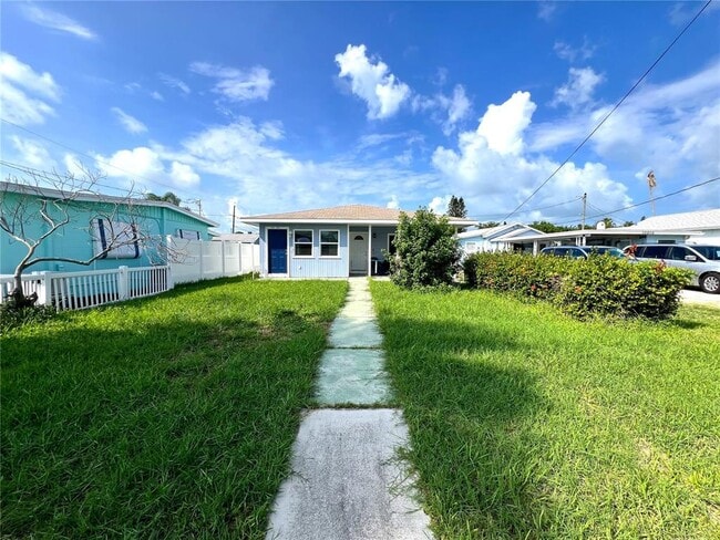13202 Boca Ciega Ave in Madeira Beach, FL - Building Photo - Building Photo