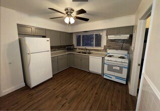 2363 E Maple Rd in Troy, MI - Building Photo - Building Photo