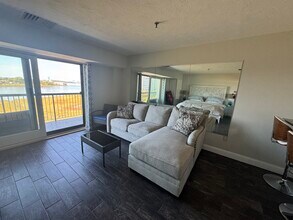 133 Commander Shea Blvd, Unit Furnished Studio in Quincy, MA - Building Photo - Building Photo