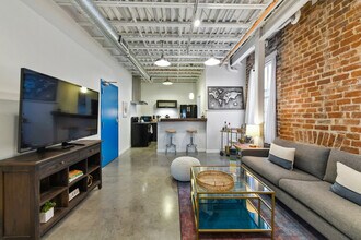 801 Magazine St in New Orleans, LA - Building Photo - Building Photo