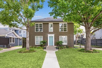2108 Branard St in Houston, TX - Foto de edificio - Building Photo