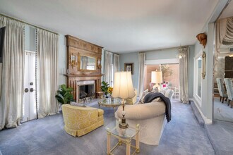 1317 E Saint Louis Ave, Unit A in Las Vegas, NV - Foto de edificio - Building Photo