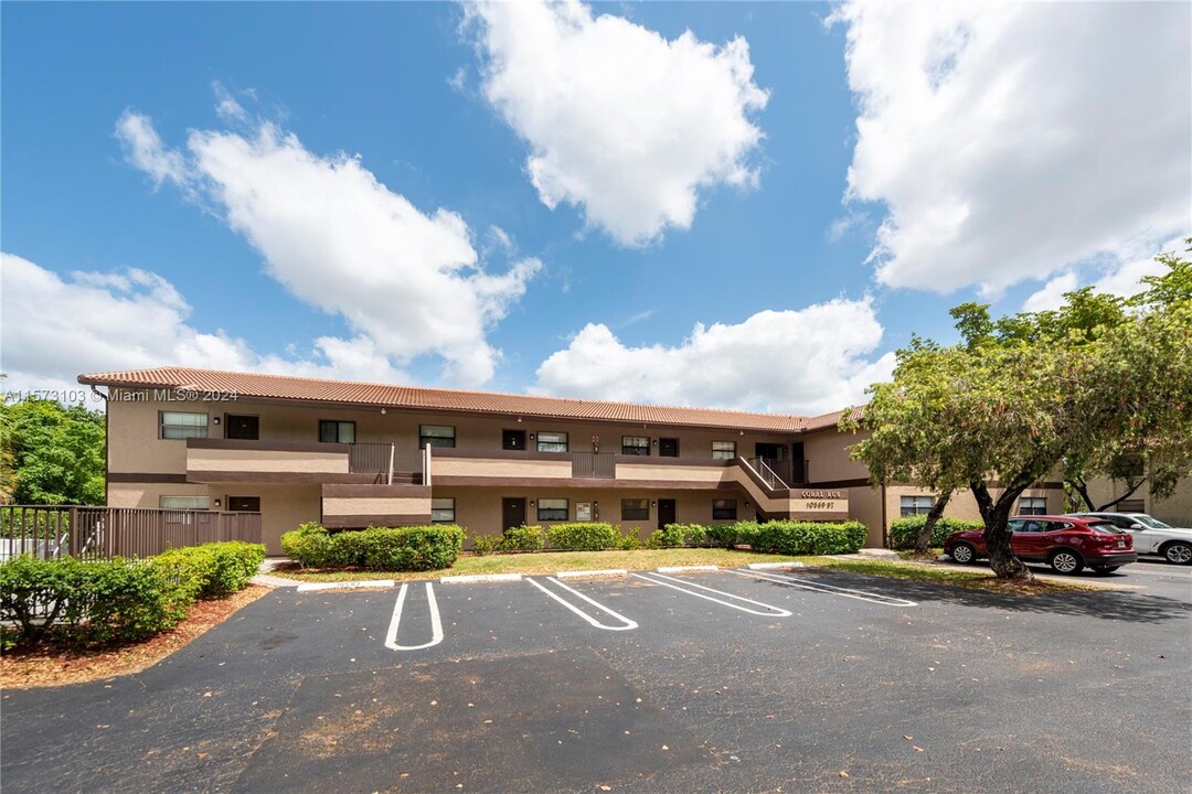 10571 Royal Palm Blvd, Unit ROYAL PALM in Coral Springs, FL - Building Photo