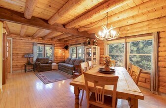 1700 Woodland Dr in Pine Mountain Club, CA - Building Photo - Building Photo