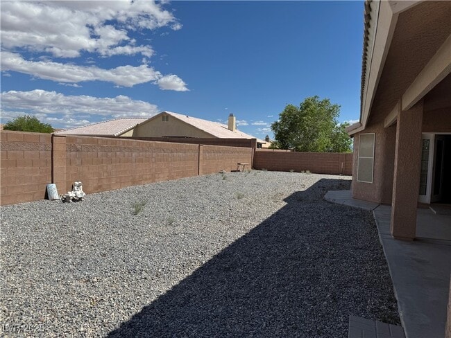 property at 1841 S Vineyard Dr W