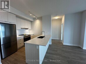 430-3430 Square One Dr in Mississauga, ON - Building Photo - Building Photo