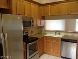 6448 Huntington Lakes Cir in Naples, FL - Building Photo