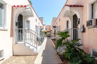 268 4/6 S Coronado St in Los Angeles, CA - Building Photo - Building Photo
