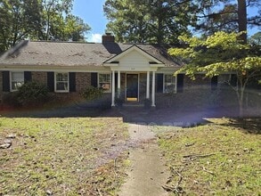 316 Rainier Dr in Fayetteville, NC - Building Photo - Building Photo