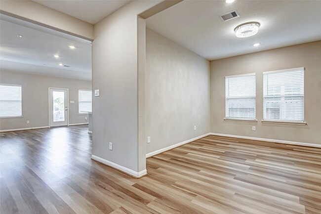 property at 2165 Woodland Pine Dr