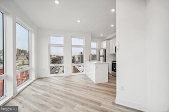 2301 Grays Ferry Ave in Philadelphia, PA - Building Photo - Building Photo