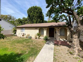 12921 Landale St in Studio City, CA - Building Photo