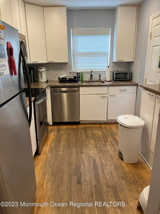 65 Cedar Ave in Long Branch, NJ - Building Photo
