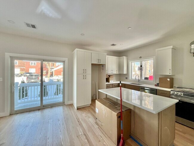 140 Arlington St in Medford, MA - Building Photo - Building Photo