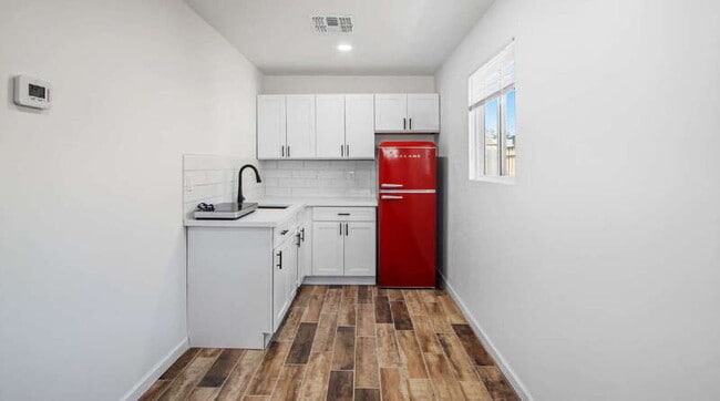 property at 1503 W Garden St