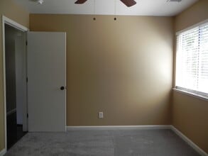 2137 El Lago Dr in Oakley, CA - Building Photo - Building Photo